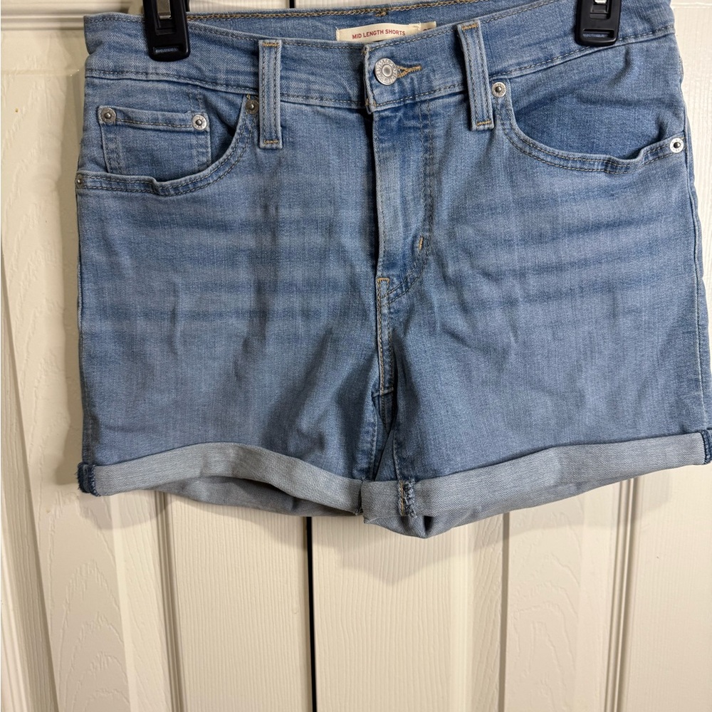 Levi’s Mid Length Denim Shorts Women’s Size 27 Blue Cuffed Casual‎ Summer
